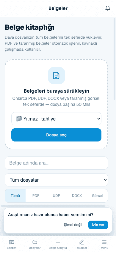 Telefonda Belgeler ekranı: büyük yükleme düğmesi ve alt sekme çubuğu